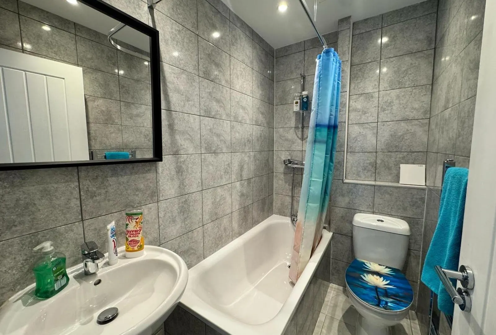 Three Double Rooms In Spacious Home Belvedere