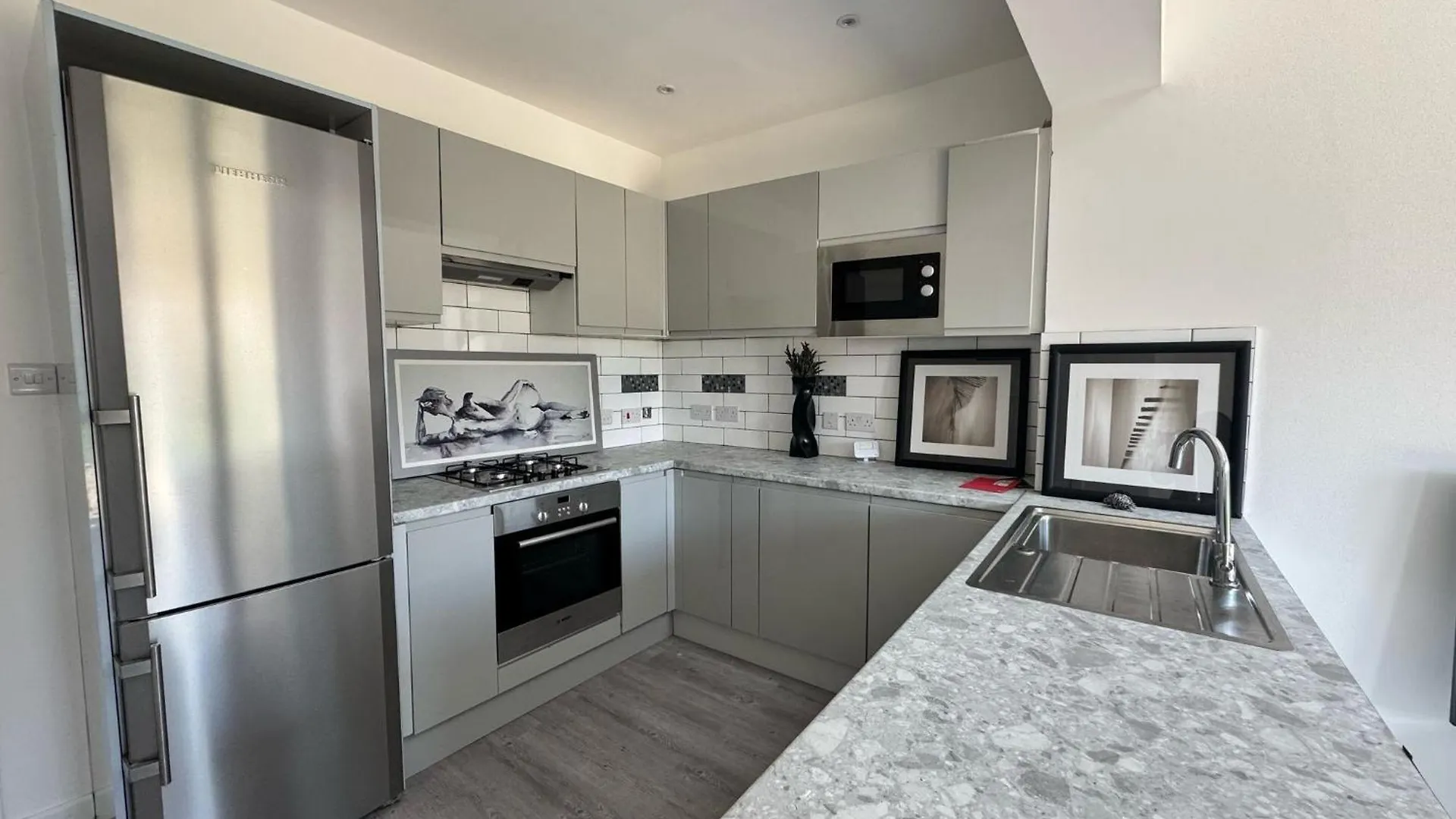 Apartment Three Double Rooms In Spacious Home Belvedere