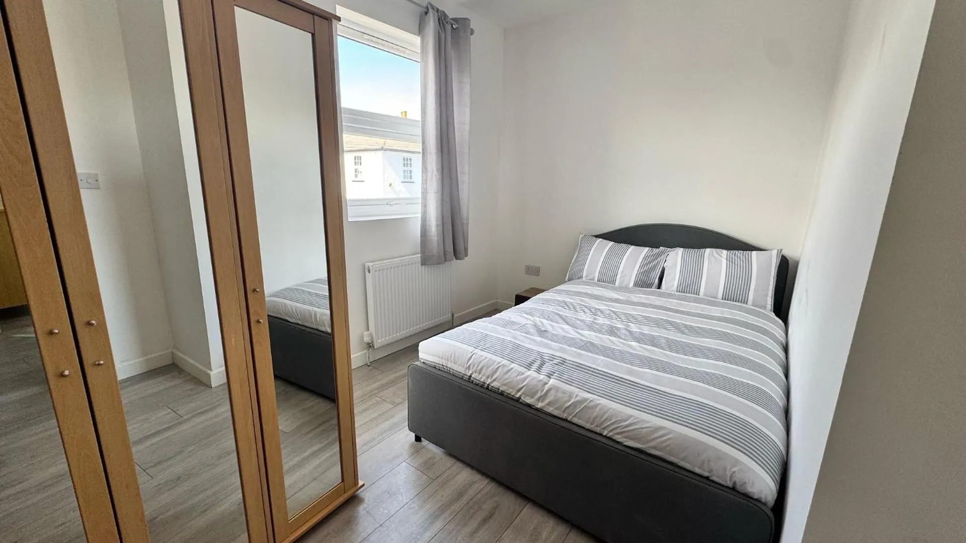 Three Double Rooms In Spacious Home Belvedere United Kingdom