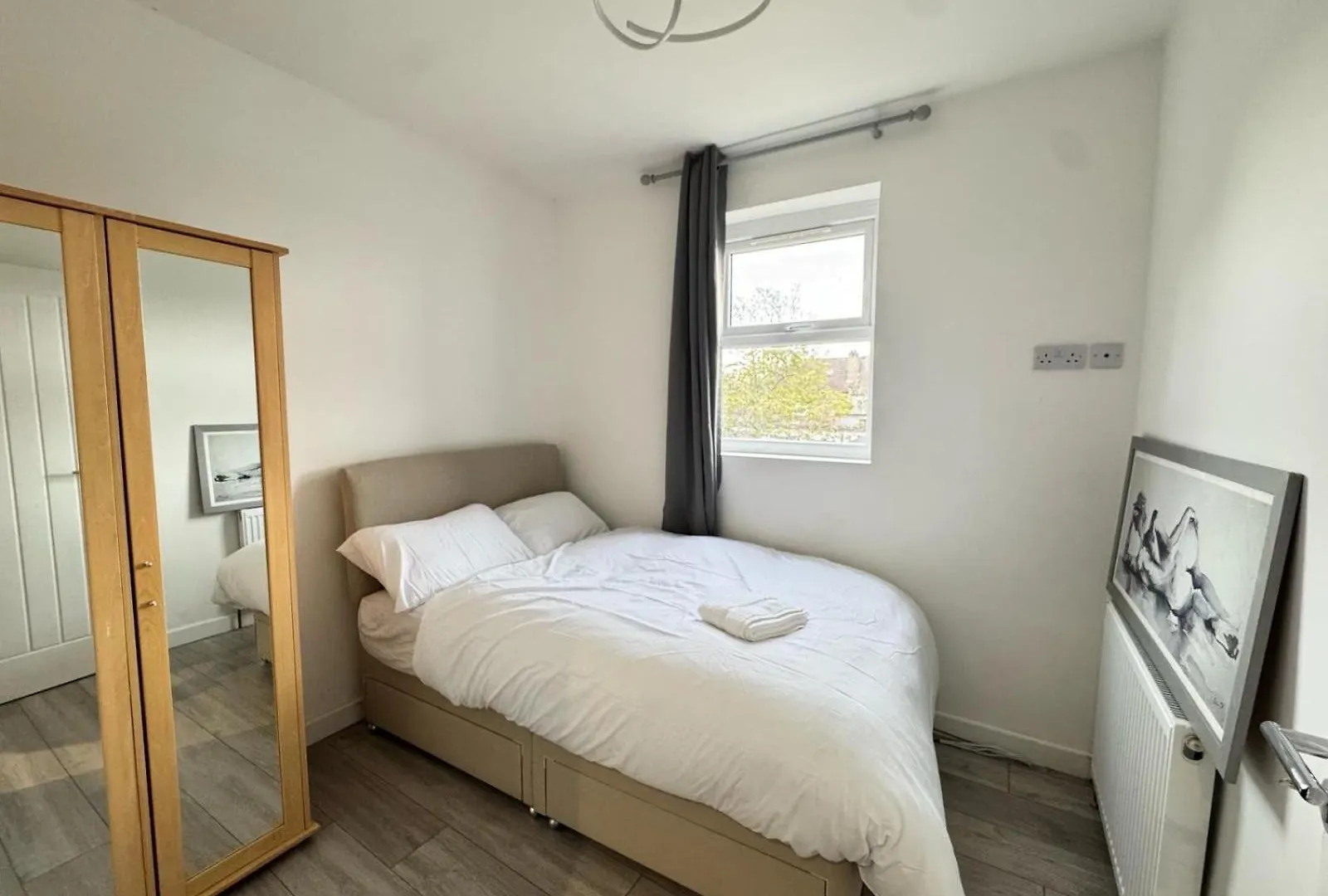 Three Double Rooms In Spacious Home Belvedere 0*,  United Kingdom