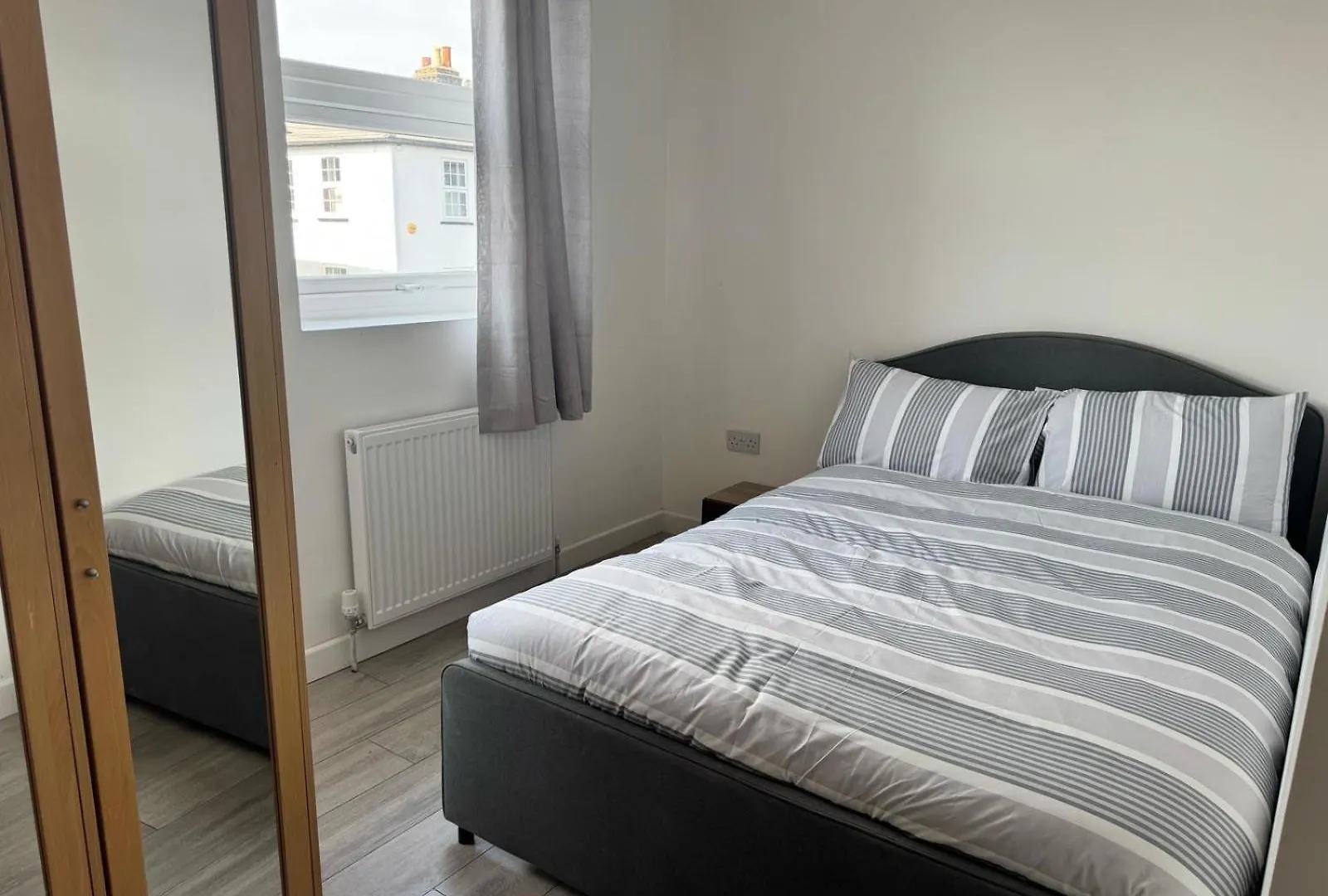 Apartment Three Double Rooms In Spacious Home Belvedere
